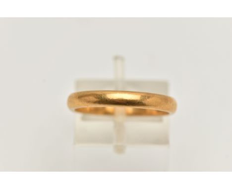 A POLISHED 22CT GOLD BAND RING, approximate band width 3.0mm, hallmarked 22ct Birmingham, ring size O, approximate gross weig