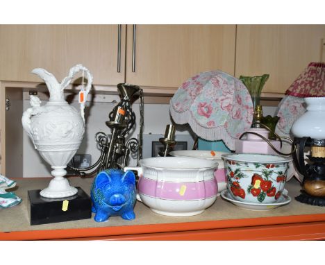 A GROUP OF TABLE LAMPS, VASES, PLANTERS AND DECORATIVE HOMEWARES, to include a Bitossi-style Italian piggy bank, a Celtic Pot