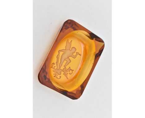 AN ART DECO RECTANGULAR AMBER GLASS PIN DISH, the base with intaglio engraved with a classical scene, length 7.5cm x width 5.