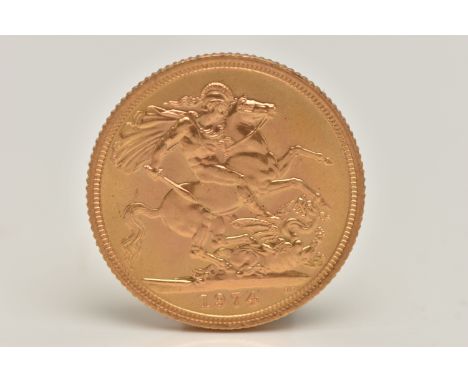 A MID 20TH CENTURY FULL GOLD SOVEREIGN COIN, depicting Queen Elizabeth II, dated 1974, approximate gross weight 8.1 grams (co