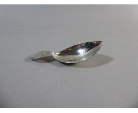 A Mid 19th Century Dutch Silver Tea Caddy Spoon with Heraldic Motif to Handle 9.2gms
