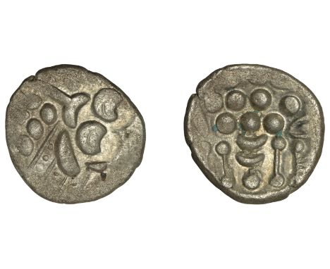 British Iron Age, DUROTRIGES, Uninscribed issues, silver Stater, disjointed head of Apollo, rev. disjointed horse left, 3.31g