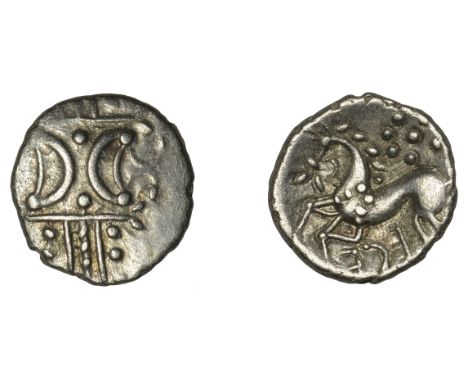 British Iron Age, ICENI, Ecen, silver Unit, Ecen Retro type, opposing crescents separated by two pellets on vertical wreath, 