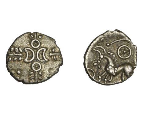 British Iron Age, ICENI, Uninscribed issues, silver Unit, two crescents back-to-back across cruciform wreath pattern with pel