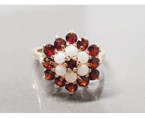 9CT YELLOW GOLD GARNET AND OPAL CLUSTER RING SIZE L1/2 3.1GRAMS