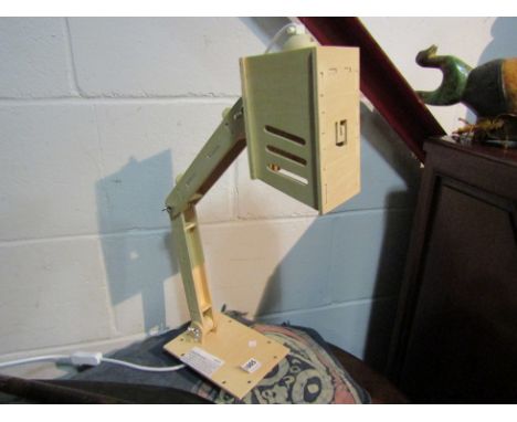 A GeekCook wooden adjustable table lamp