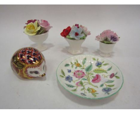 A Royal Crown Derby Orchard Hedgehog, 3 ceramic posies and pin dish (5)