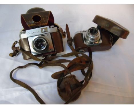 2 Vintage cameras Zeiss Ikon and a Voightlander