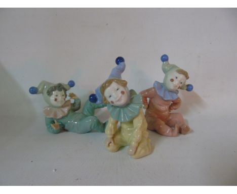 3 Nao clown figures