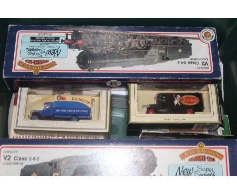 A box of model railway effects to include two Gresley locos, Days Gone diecast models, Hornby boxed loco etcCondition report: