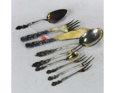 A small collection of loose Finnish silver and silver-gilt cutlery, to include fish knife and fork, pickle forks etc 