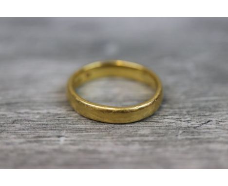 22ct yellow gold wedding band, plain polished D shaped band, band width approximately 3.5mm, ring size L