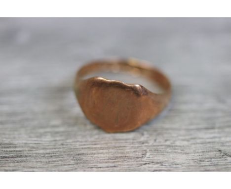 9ct rose gold Gents signet ring, partially rubbed engraved initials to head, ring size T