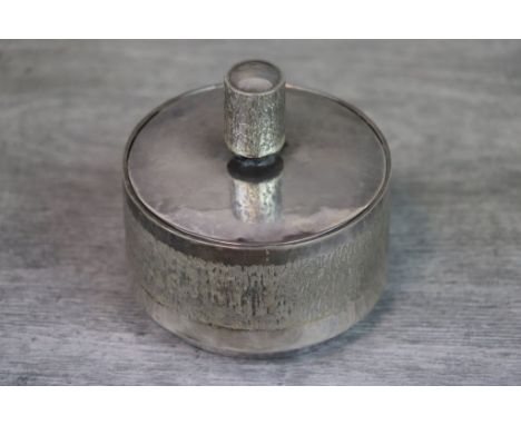 Graham Watling silver covered bowl, naturalistic textured design to body and cylindrical finial, felt lined interior, hallmar