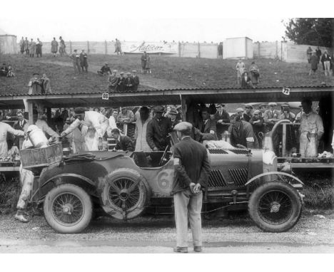 Racing - 1930s.  Thirty original photographs of cars at various venues. The cars include Bentley, ERA, Riley, LSR - Thunderbo