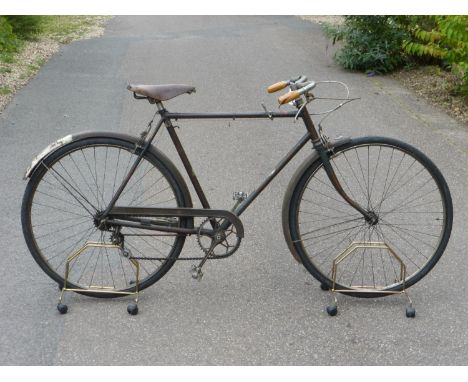 A c1928 Le Chemineau of St Etienne,  a quality French Gentleman's bicycle with original green enamel finish with gilt lining 