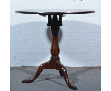 Georgian style mahogany tea table, circular top on bird cage support turned column, tripod legs, diameter 77cm, height 71cm