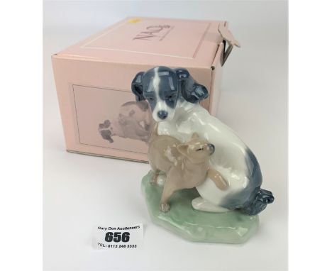 Nao boxed figure – dog and cat ‘Perro Y Gato en Armonia’, no. 01048