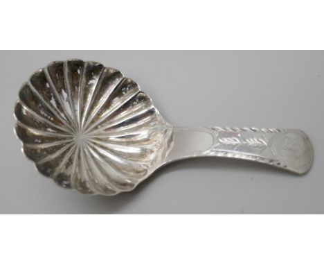 A Georgian silver caddy spoon, Birmingham, date letter worn, 4.6g, 6.3cm