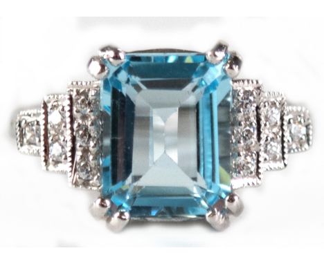 Ring, 925er Silber, rhodiniert, Blautopas und Entourage aus weißen Zirkonia, RG 53, Innendurchmesser 16,8 mm