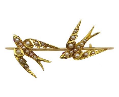 Victorian gold swallow bar brooch, both set with ruby eyes, in velvet lined box - Condition Report Approx 6.8gm, swallows tes