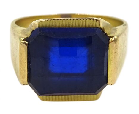 12ct gold briolette cut synthetic blue stone ring  - Condition Report Tested to 12ct, approx 8.25gm, size R-S