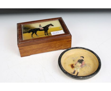 A small group of mixed collectables to include two enamel pill boxes, a horn snuff box, a ceramic ashtray with Jockey decorat