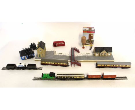 Mixed group of Hornby 0 gauge railway items including Thomas &amp; Friends train "Percy" (R 350) plus carriages, station and 
