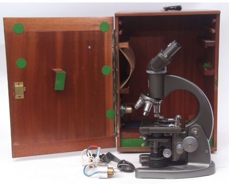 Second half of 20th century mahogany cased binocular microscope, C Baker - London, 2532, the V shaped foot set with a height 