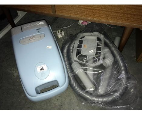 A compact Gobum vacuum cleaner