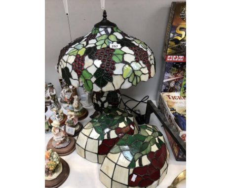 A Tiffany style table lamp &amp; 2 wall lights A/F