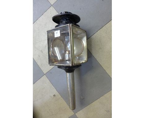 A coaching lamp