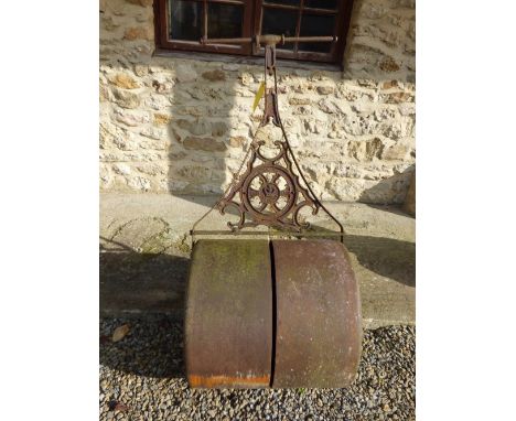 Vintage garden roller PLEASE always check condition before bidding or email condition report request. 
