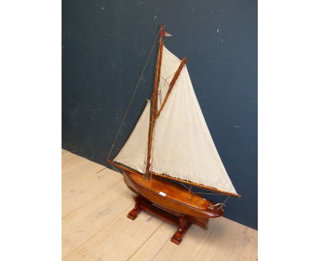Vintage teak pond yacht with stand PLEASE always check condition before bidding or email condition report request. 