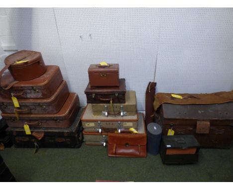 Qty. of mixed vintage luggage of suitcases & trunks PLEASE always check condition before bidding or email condition report re