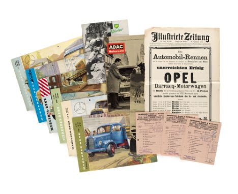 Automobile - - Sammlung von zahlreichen Autoprospekten, Originalphotographien, Tank- und Reparaturrechnungen u.ä. Enthält Aut