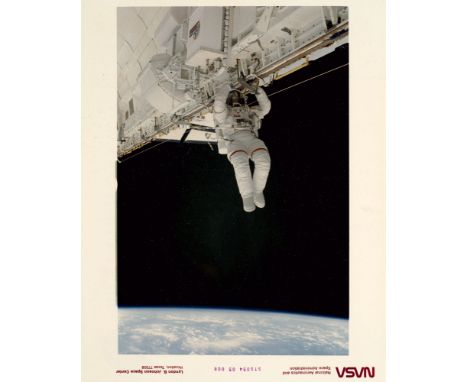 NASA - - Sammlung von 7 Original-Farbphotographien der NASA. 1990-1993. Vintages C-Print auf Kodak-Papier. Maße je 25,5 x 20,