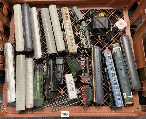 TRAIN SET TO INCLUDE MARKLIN LOCOS