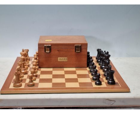 A box wood Staunton type Chess Set in a Jaques, London box, with a chessboard King, 8cm H