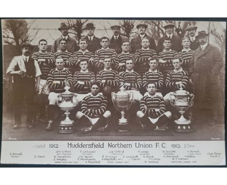 ORIGINAL 1912-13 HUDDERSFIELD NORTHERN UNION RUGBY LEAGUE CHAMPIONS POSTCARD
Unused &amp; very good condition for age
Ref DP
