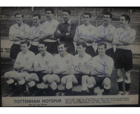 TOTTENHAM HOTSPUR 1962 FA CUP WINNERS AUTOGRAPHS
Includes all 11 that played in the final
Ref DC