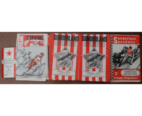 SPEEDWAY - SUNDERLAND COLLECTION INCLUDES VERY FIRST ISSUE &amp; 1ST RE-OPENING
70 plus issues.
Ref. T.