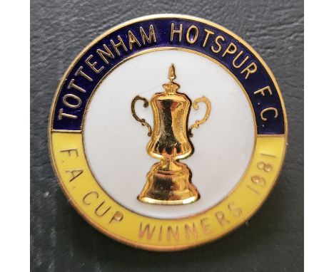 TOTTENHAM HOTSPUR 1981 FA CUP WINNERS BADGE
Ref SM