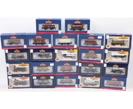 Twenty-two Bachmann 4-wheel goods wagons – a mixed collection. (All E-NM BE-NM)