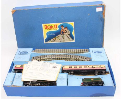 EDP12 Hornby Dublo Passenger Set Duchess of Montrose, gloss (VG) 1st/2nd maroon &amp; cream coach (G) with matching pass brak