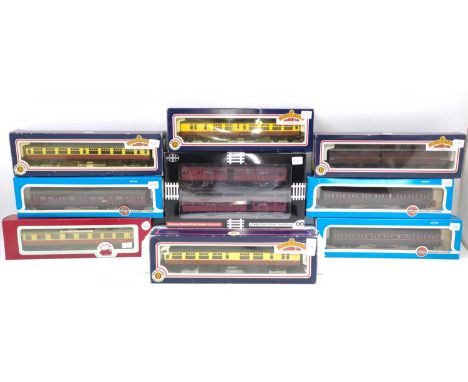 Ten assorted OO gauge coaches: Kernow LSWR Gate Stock Twin Pack; Bachmann 3 x Bulleid 63 ft maroon &amp; cream; one Thompson 