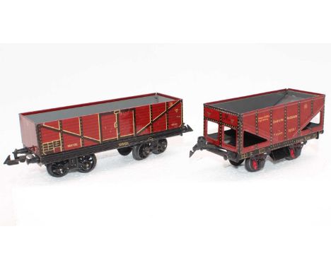 2x 1930s Bing maroon Continental outline wagons including bogie Open No. 105105 with a 4 wheel hopper No. Essen 10597 fitted 