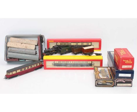 Tray containing miscellany of OO items: Bachmann 31-855 J39 1856 BR lined black loco &amp; tender (N-BNM); Mainline 937083 GW