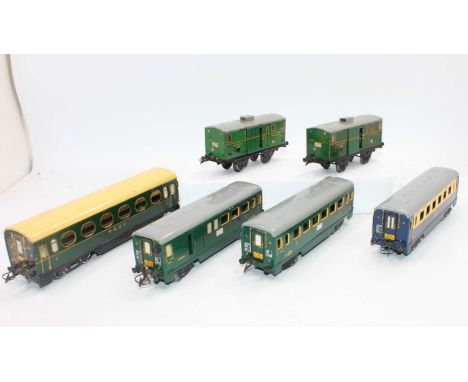 Six French Hornby passenger train vehicles: Voiture No.4 1st/2nd class, green, amended to provide interior lighting via 3rd r