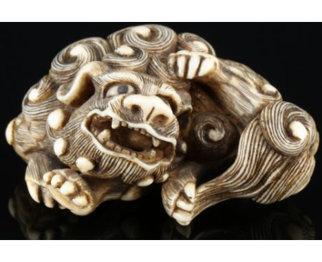 Japan Mitte 19. Jahrhundert, Elfenbein Netsuke Shishi, Meiji-Zeit,Japan Meiji-Zeit 1868 bis 1912, Flusspferd, das Netsuke ste